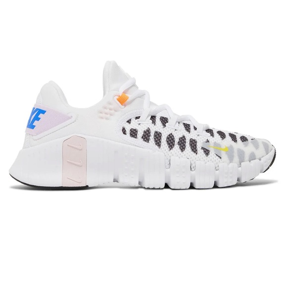 Nike Women’s Metcon 4 Sneakers - Printed White Black - Picture 1 of 6